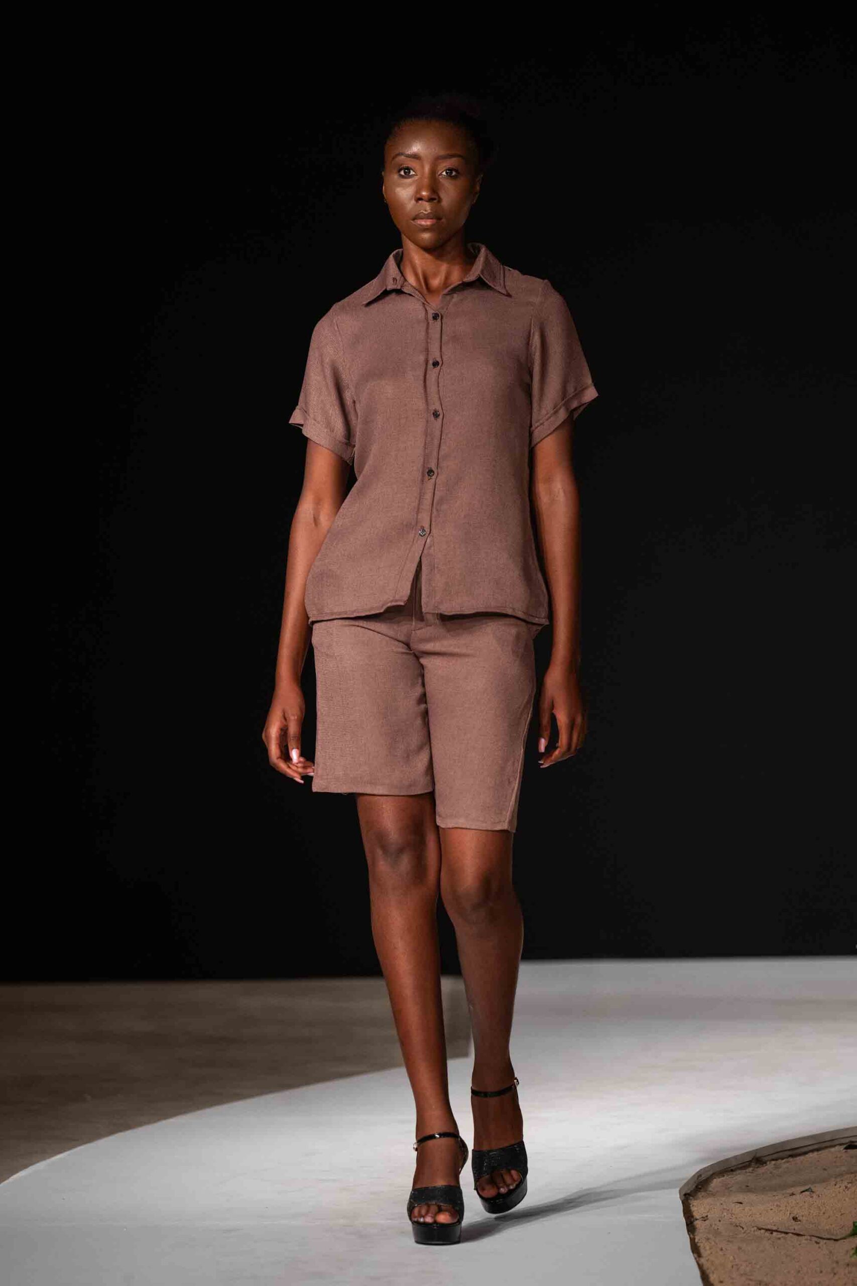 MFW 2025 Estravaganza Fashion-20